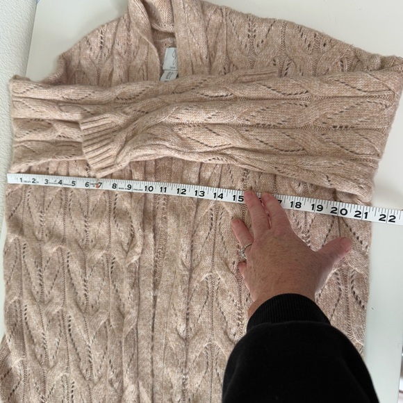 Women's Cable Knit Cardigan Sweater - Beige - Picture 8 of 9